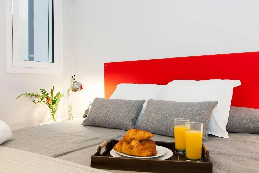 Gorgeous 4Bed 4Bath Close To City Center Barcelona Spain