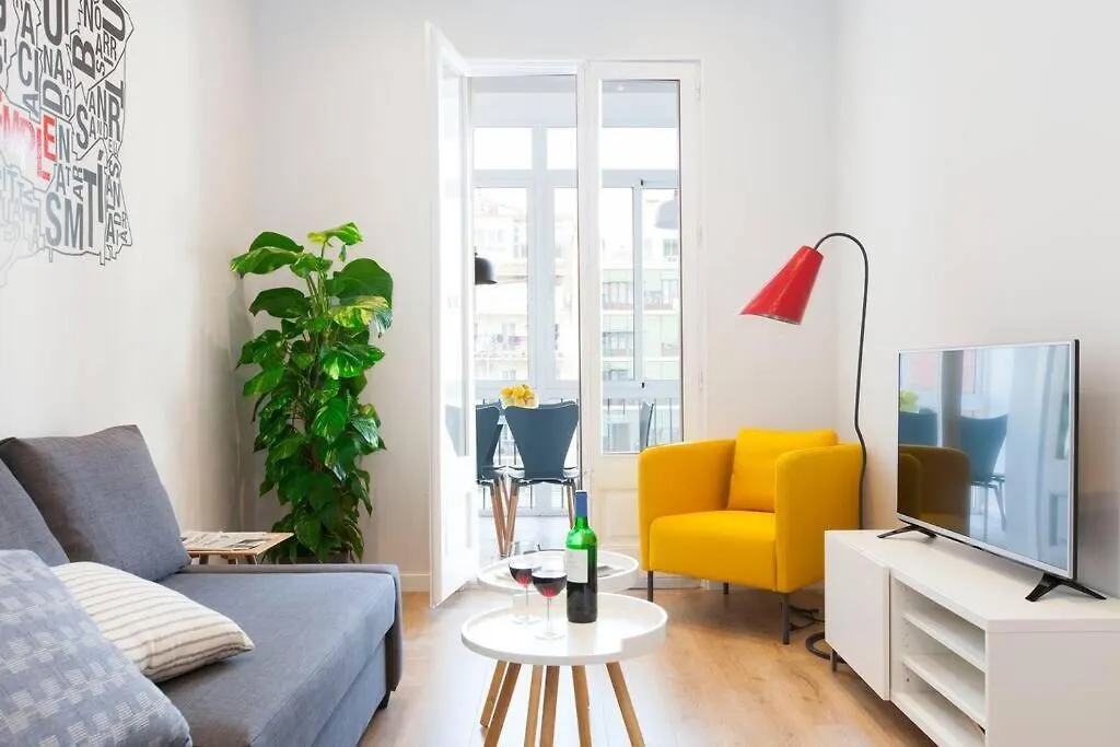 Gorgeous 4Bed 4Bath Close To City Center Barcelona Apartment