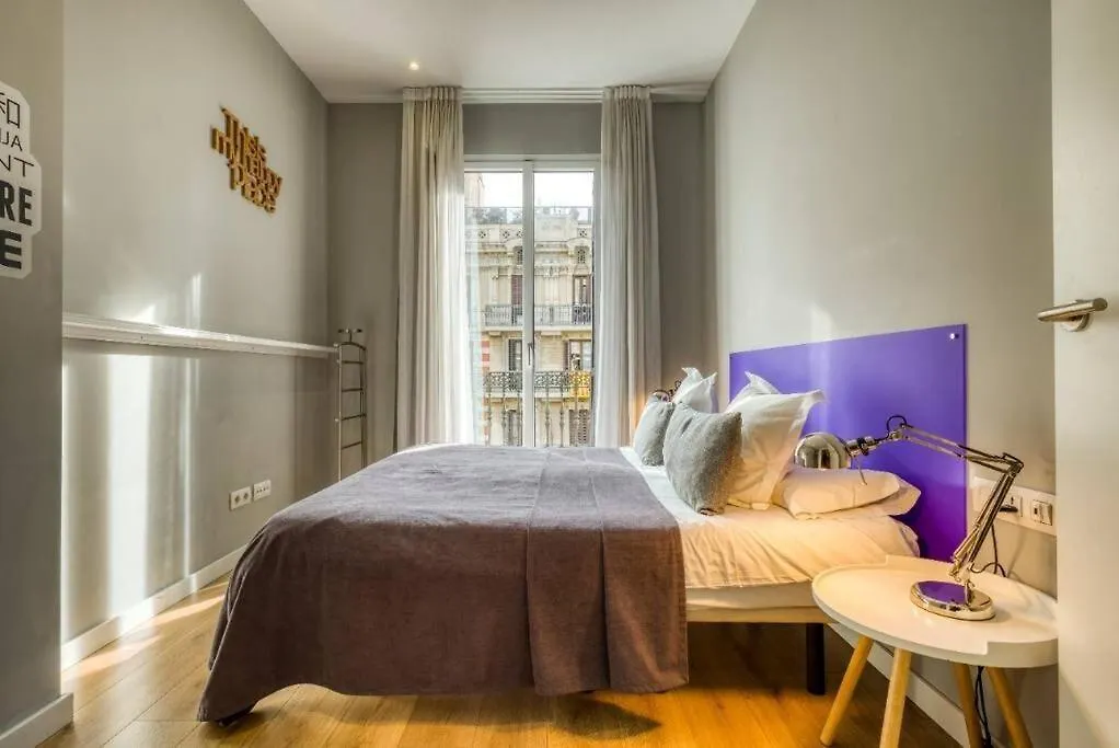 Gorgeous 4Bed 4Bath Close To City Center Barcelona
