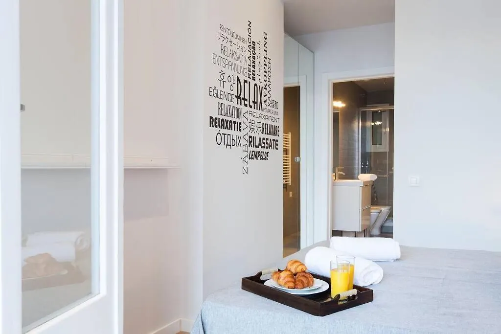 Gorgeous 4Bed 4Bath Close To City Center Barcelona