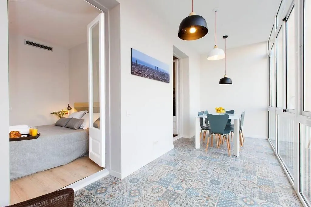 Gorgeous 4Bed 4Bath Close To City Center Barcelona Apartment