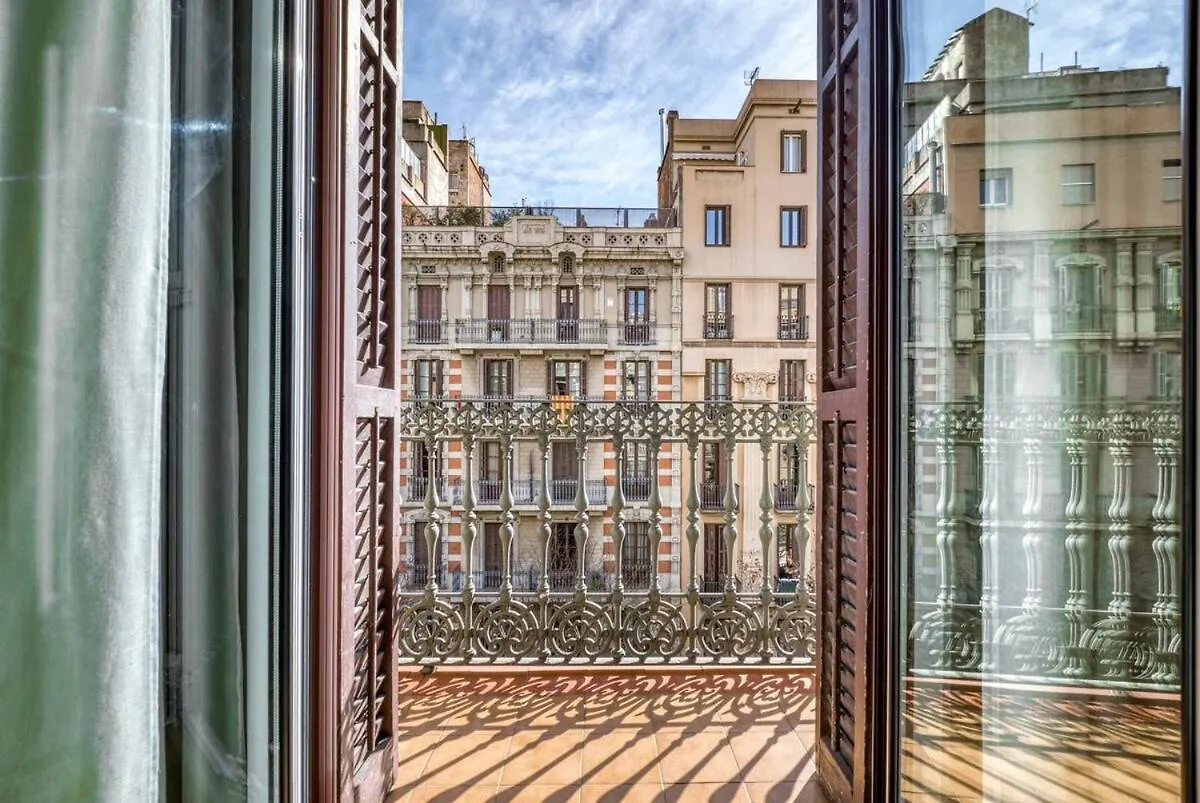 Gorgeous 4Bed 4Bath Close To City Center Barcelona